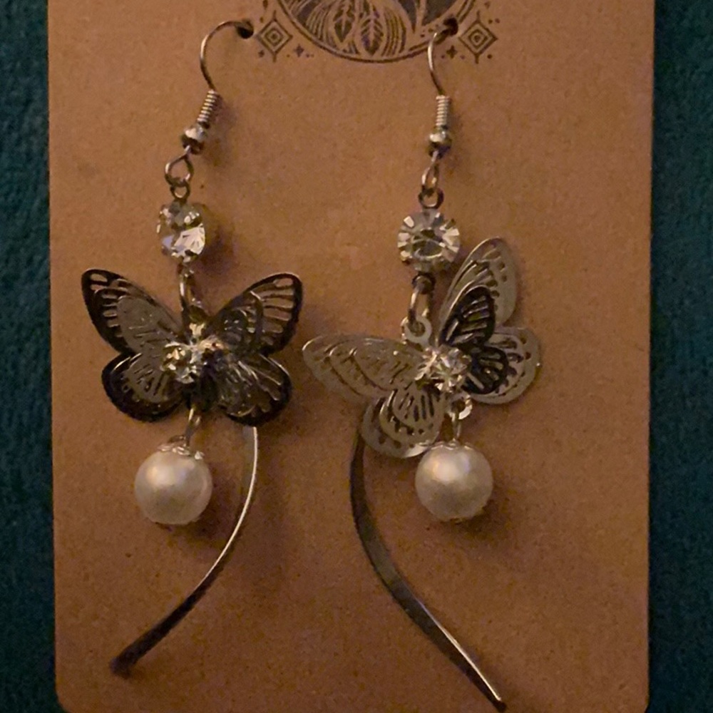 Elegant Silver Butterfly Earrings with Pearls